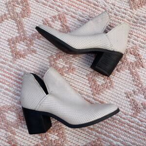 White and Black Steve Madden Petra Snake Skin Heeled Ankle Booties 8